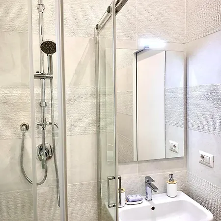 Metro Ponte Lungo Apartmán