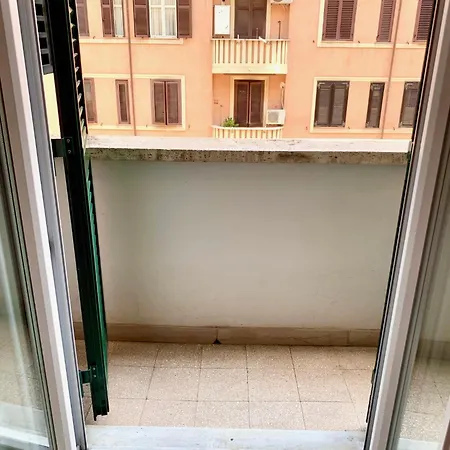Metro Ponte Lungo Apartmán *
