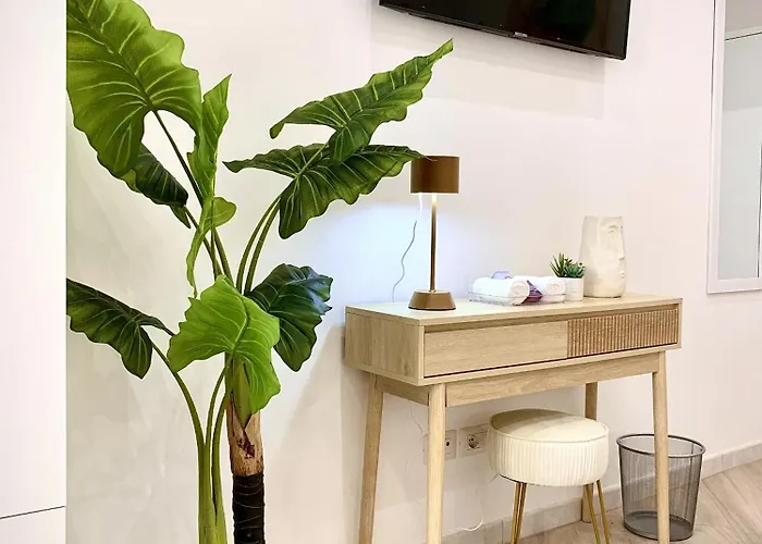 Metro Ponte Lungo Apartment