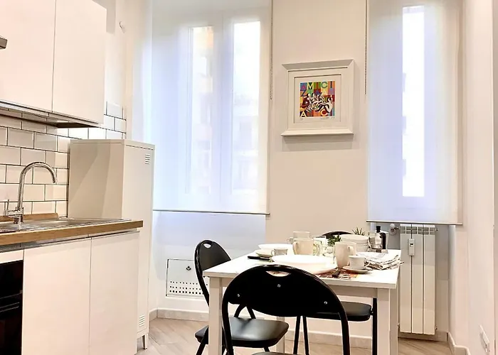 Metro Ponte Lungo Apartment