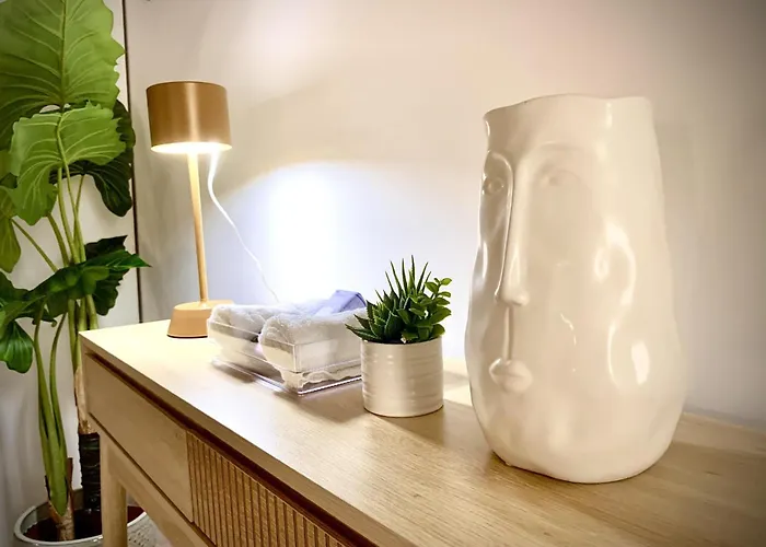 Metro Ponte Lungo Apartment Rom