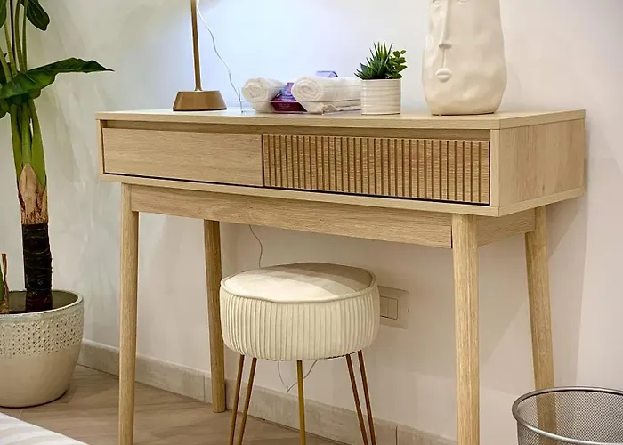 Metro Ponte Lungo Apartment Rom