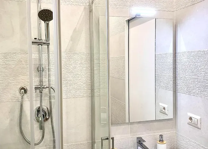 Metro Ponte Lungo Apartment