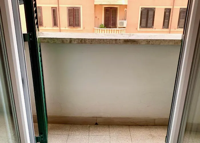 Metro Ponte Lungo Apartamento *