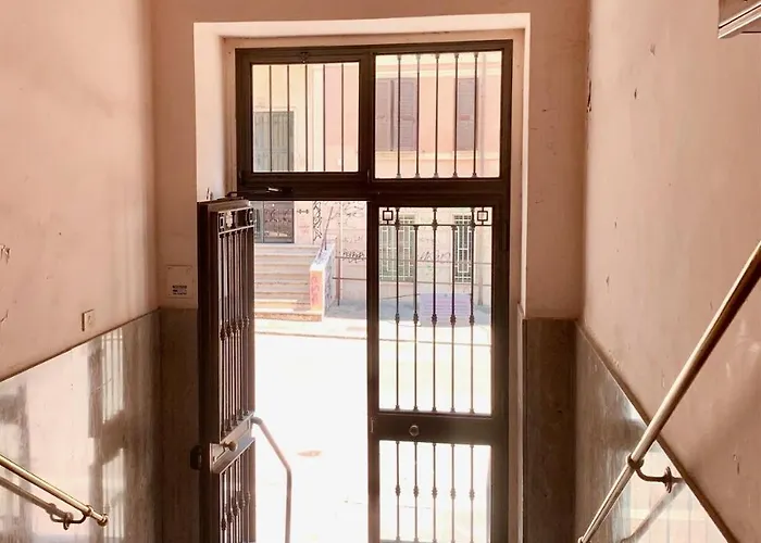 Metro Ponte Lungo Apartamento *